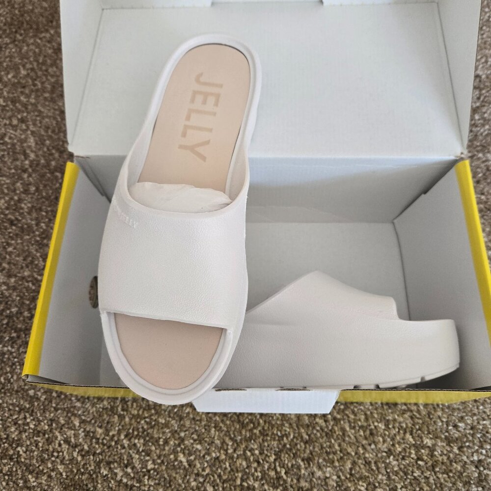 Lemon Jelly slides brand new